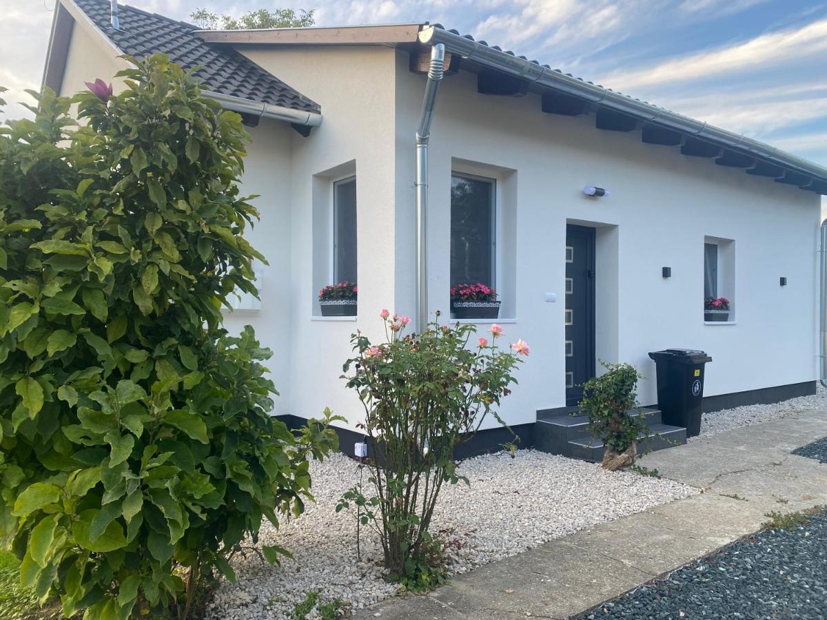 Dora Vendeghaz Letenye Exterior foto